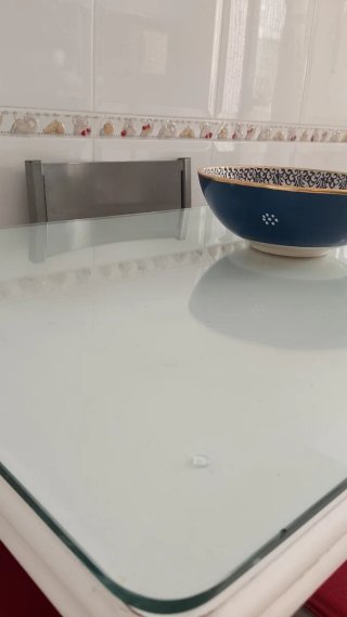 Mesa de cocina con 4 sillas  1m x 60cm