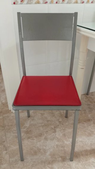 Mesa de cocina con 4 sillas  1m x 60cm