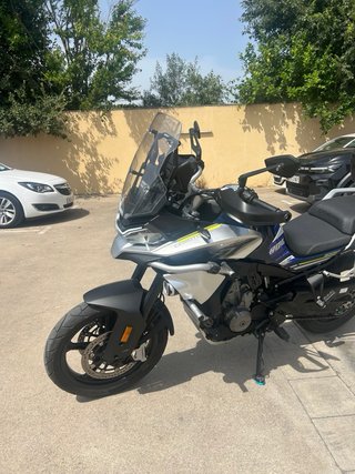 CF Moto 800 MT Sport con extras