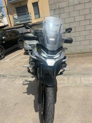 CF Moto 800 MT Sport con extras
