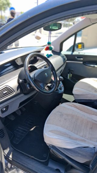 Peugeot 807 2012