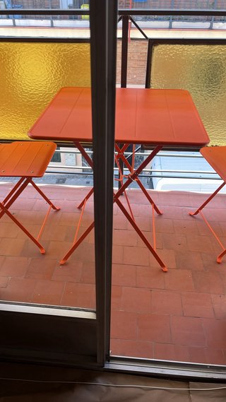 Mesa y 2 sillas plegables IKEA exterior