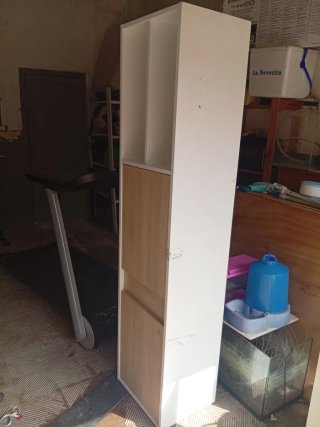 Mueble blanco y madera para TV