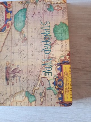 Cuaderno con mapa antiguo