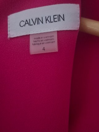 Vestido Calvin Klein fucsia talla 4