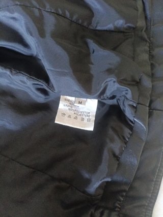 Chaqueta cuero con capucha