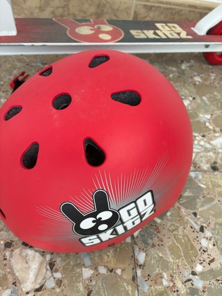 Patinete y Casco Rojo GO SKIDZ