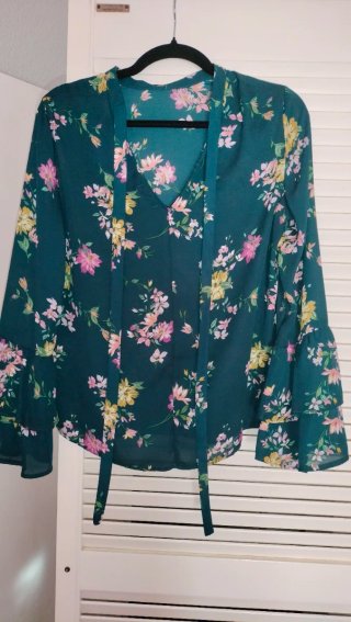 Camisa elegante floral verde