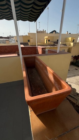 Jardinera de terracota