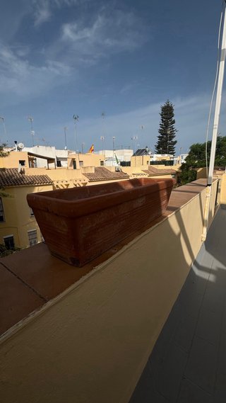 Jardinera de terracota