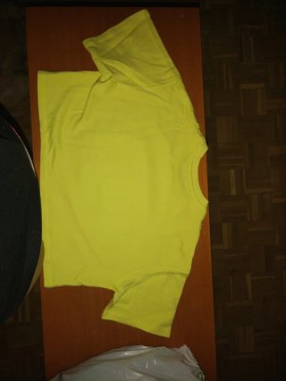 Camiseta corta Bershka amarilla M