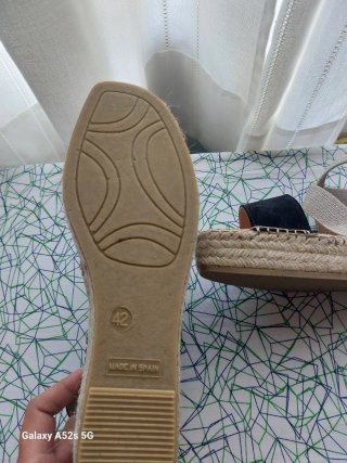 Sandalias Fabiolas Beige y Negras