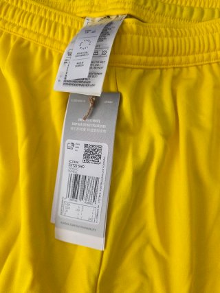 Pantalones cortos Adidas amarillos