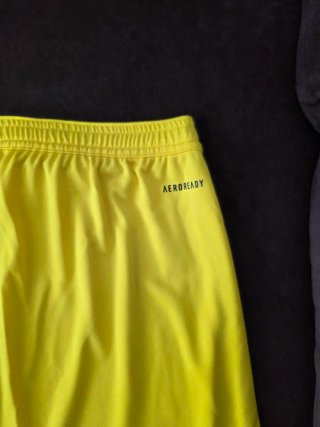 Pantalones cortos Adidas amarillos