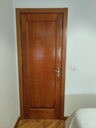 Puerta madera cerezo maciza