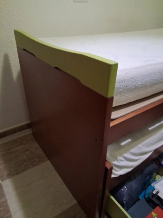 Cama nido madera marrón y verde + colchones