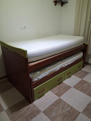 Cama nido madera marrón y verde + colchones