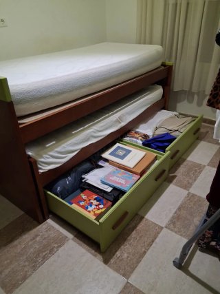 Cama nido madera marrón y verde + colchones