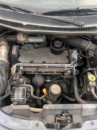 Volkswagen Beetle 1.9 TDI-Muy cuidado-CarPlay