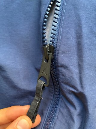 Chaqueta Jordan Negra y Azul