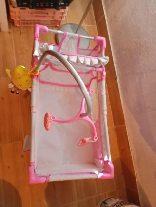 Cuna cambiador de muñecas rosa