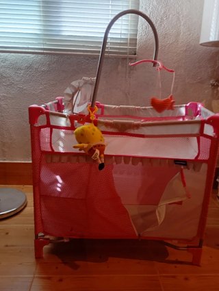 Cuna cambiador de muñecas rosa