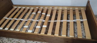 Cama individual de madera Ikea