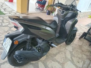 Yamaha Tricity 125 gris
