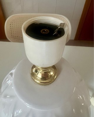 Lámpara de mesa cerámica blanca