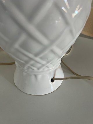 Lámpara de mesa cerámica blanca