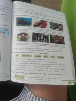 CLIL World, Social Sciences 6, for Castile & Le...