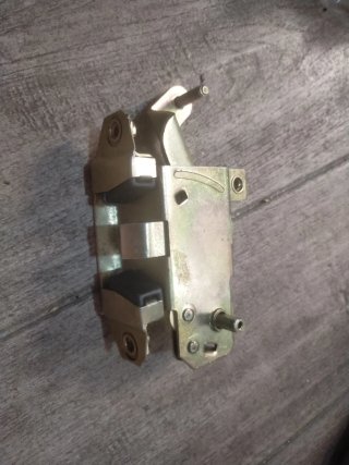 Cerradura Puerta Derecha Seat 600 N/D