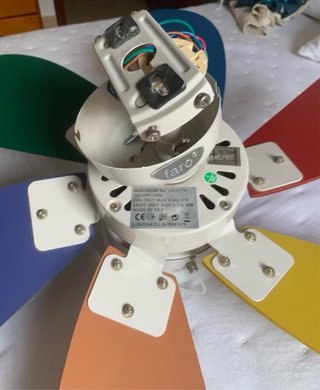 Ventilador de techo multicolor