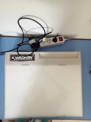 Mesa de luz para dibujo KWADRON
