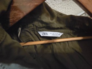 Vestido verde militar con cinturón
