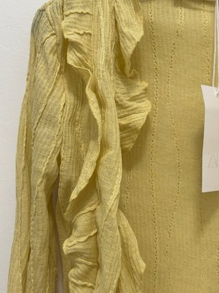 Top Zara volantes y lazos amarillo