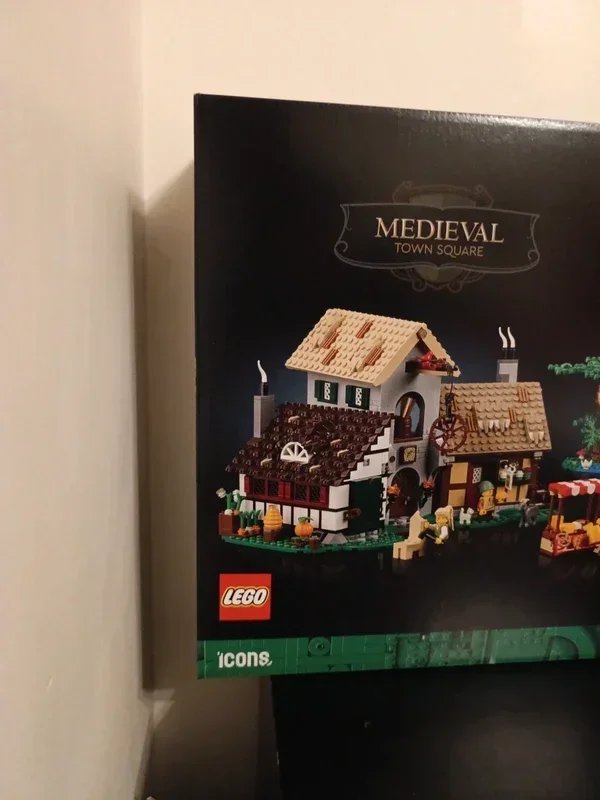 Lego Icons Medieval Town Square 10332 Nuevo