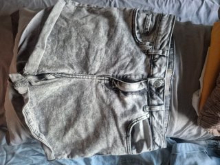 Pantalón corto gris