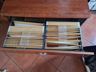 Mueble archivador de madera
