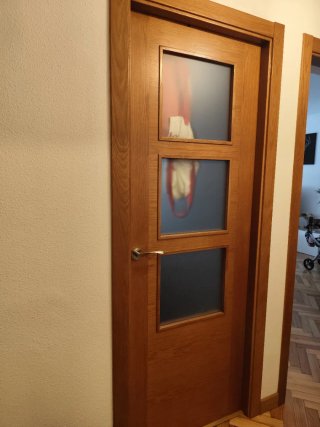 Puerta de roble maciza con cristales