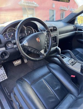 Porsche Cayenne turbo 4.5 v8