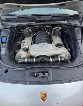 Porsche Cayenne turbo 4.5 v8