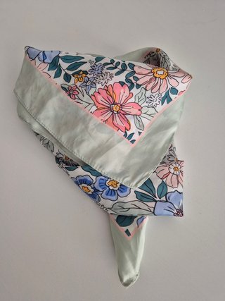 Pañuelo floral aguamarina Primark