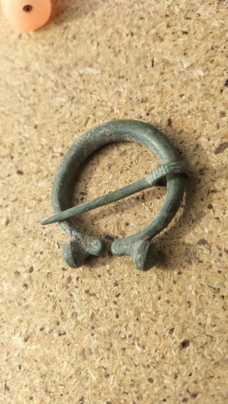 Broche / Fíbula Omega Antigua