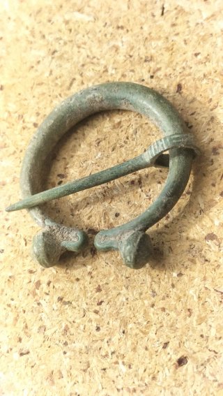 Broche / Fíbula Omega Antigua