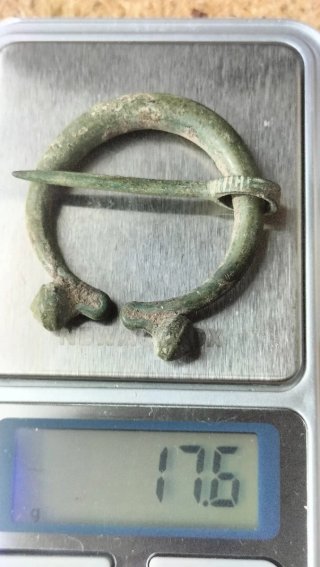 Broche / Fíbula Omega Antigua