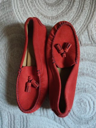 Mocasines Tizzas Ante Rojo