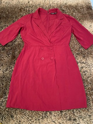Vestido Boohoo manga tres cuartos
