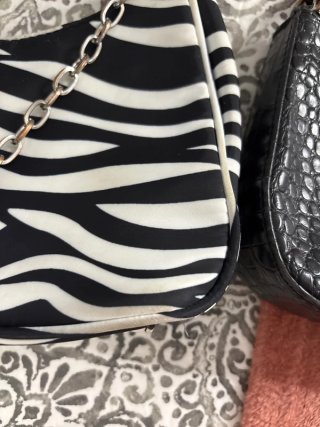 Lote 2 bolsos piel serpiente y cebra
