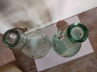 Bottiglie di Gassosa Sevillista e Betica